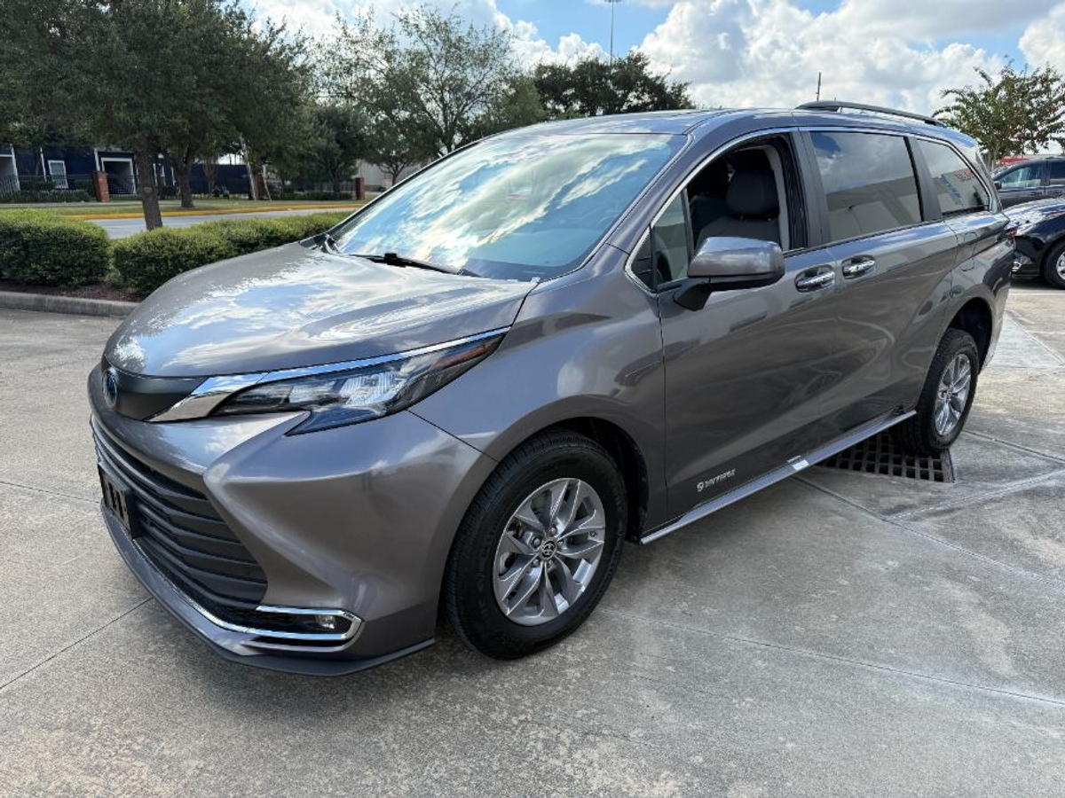 2024 TOYOTA SIENNA - Image 7