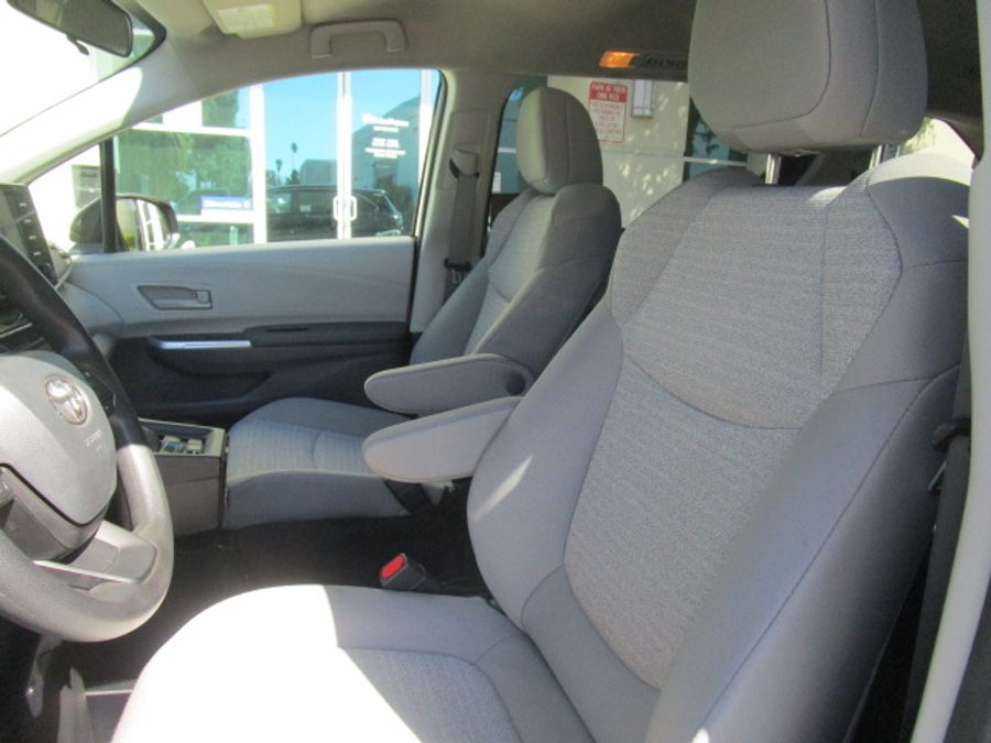 Used 2024 Toyota Sienna Hybrid LE Base - BraunAbility Side Entry Fold Out Automatic Ramp