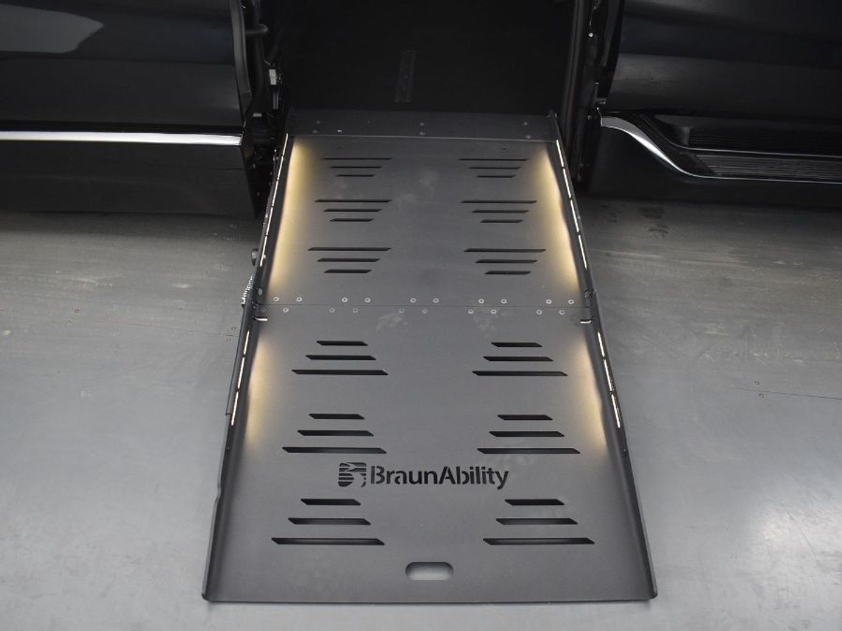 Black Toyota Sienna image number 10