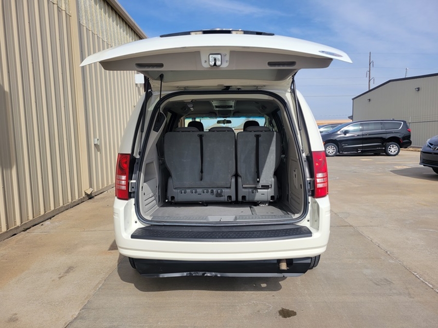 Used 2010 Chrysler Town and Country Touring - BraunAbility Side Entry Entry Fold Out Automatic Ramp
