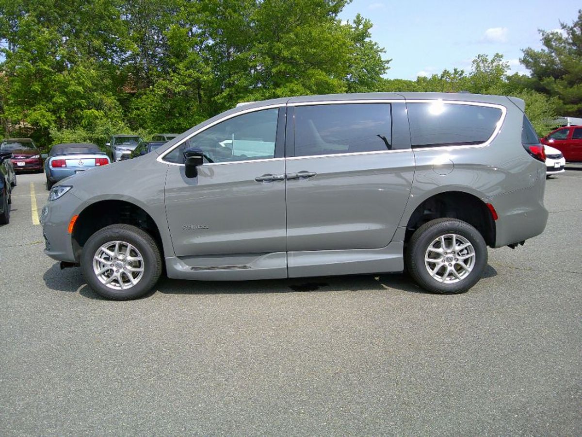 2025 CHRYSLER PACIFICA - Image 7