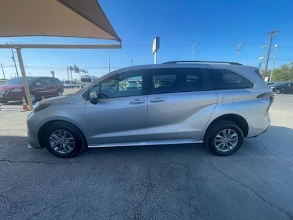 2024 TOYOTA SIENNA - Image 5