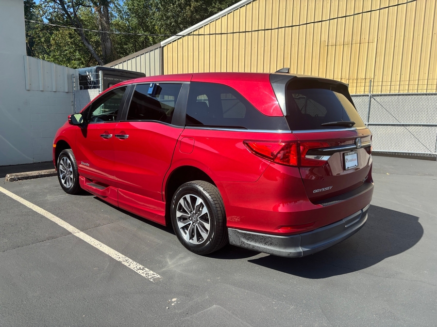 Used 2021 Honda Odyssey EX-L - BraunAbility Side Entry In Floor Automatic Ramp