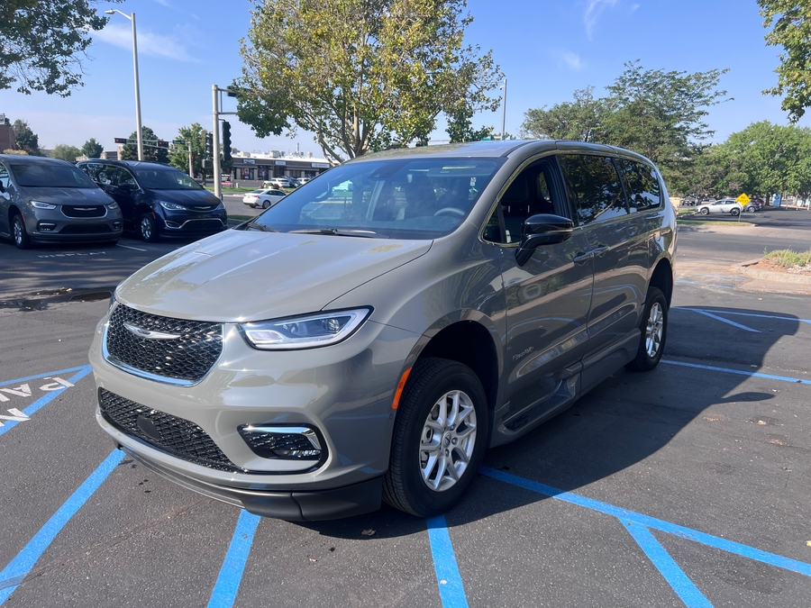 Used 2025 Chrysler Pacifica Select Safety - BraunAbility Side Entry Fold Out Automatic Ramp