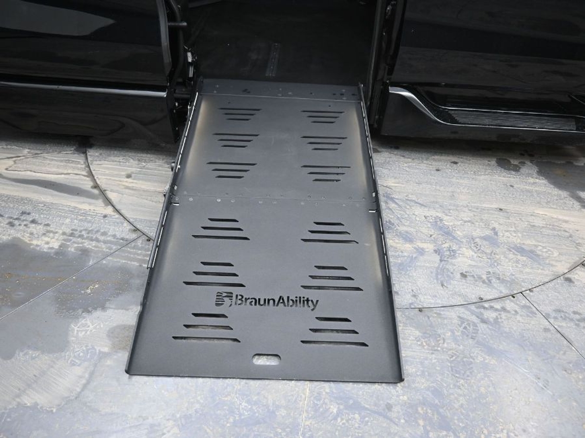 Black Toyota Sienna image number 10