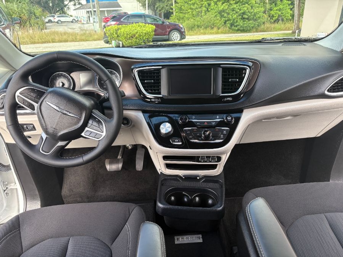 2022 CHRYSLER VOYAGER - Image 9