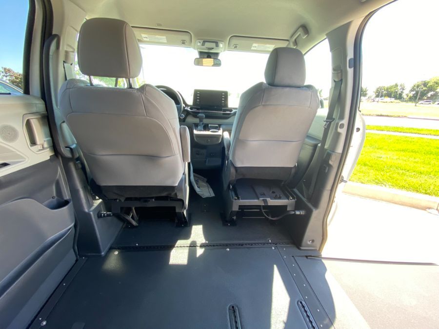 2022 TOYOTA SIENNA - Image 4