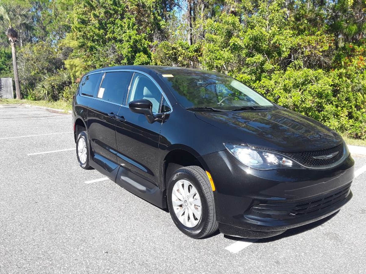 2017 CHRYSLER PACIFICA - Image 13