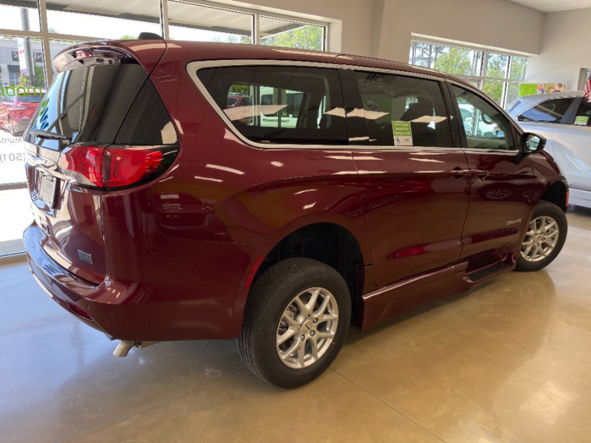 2023 CHRYSLER VOYAGER - Image 8