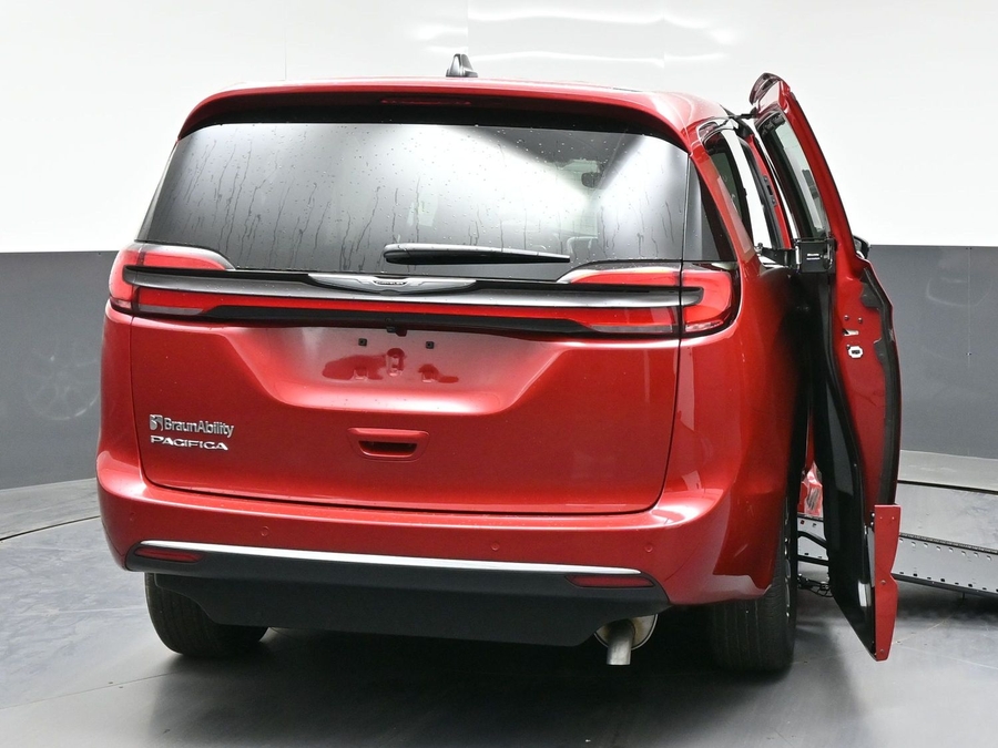 Red Chrysler Pacifica image number 5