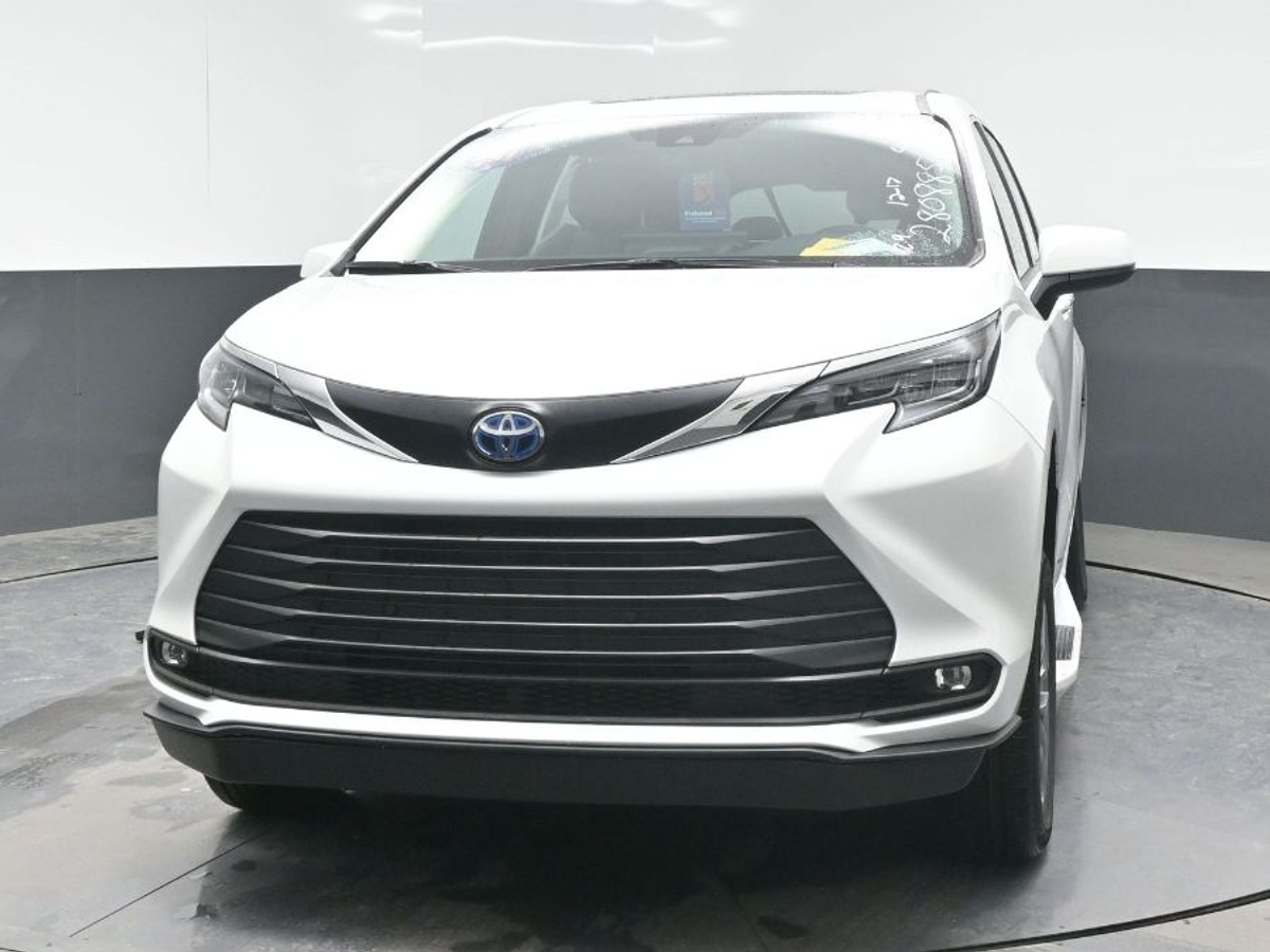 2025 TOYOTA SIENNA - Image 14