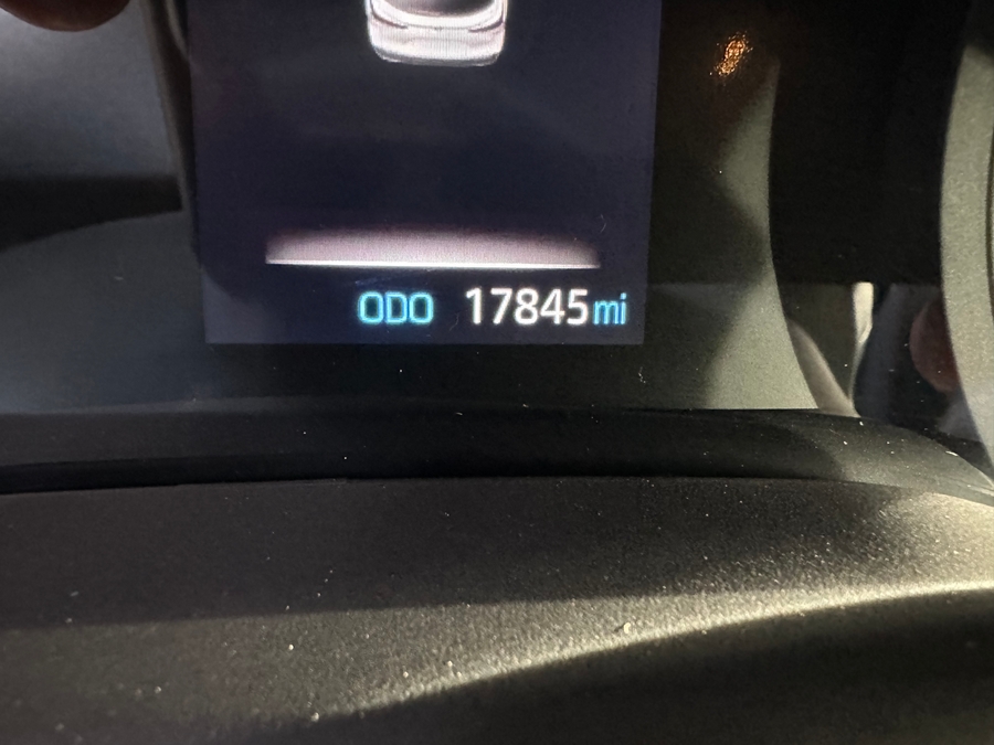 Used 2024 Toyota Sienna Hybrid LE - BraunAbility Side Entry Entry Fold Out Automatic Ramp