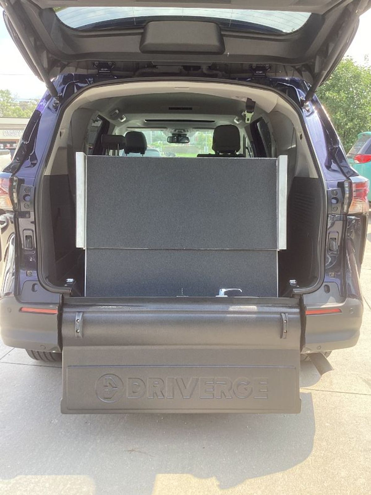 2024 TOYOTA SIENNA - Image 11