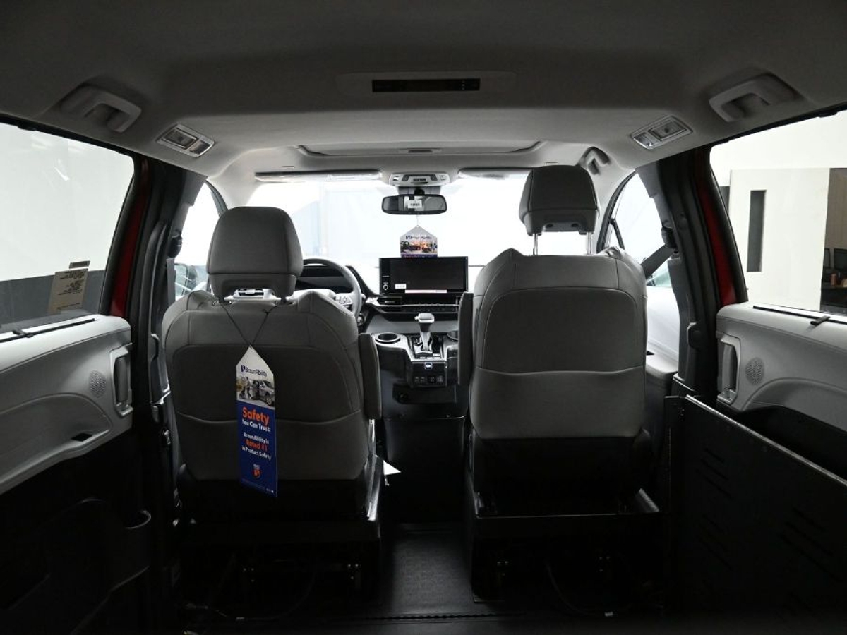 2025 TOYOTA SIENNA - Image 15