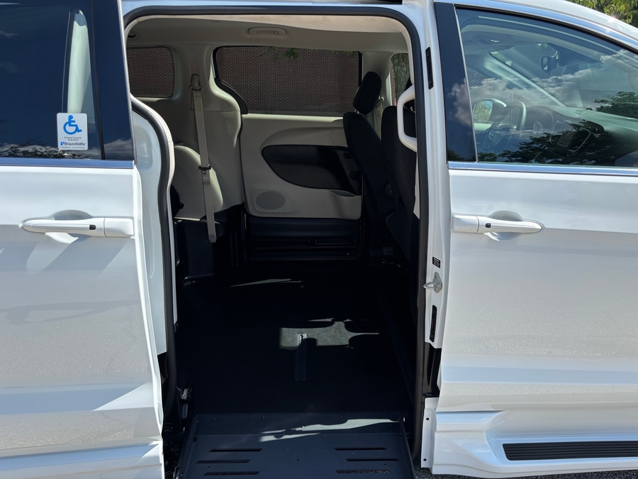 Used 2023 Chrysler Voyager LX - BraunAbility Side Entry Fold Out Automatic Ramp
