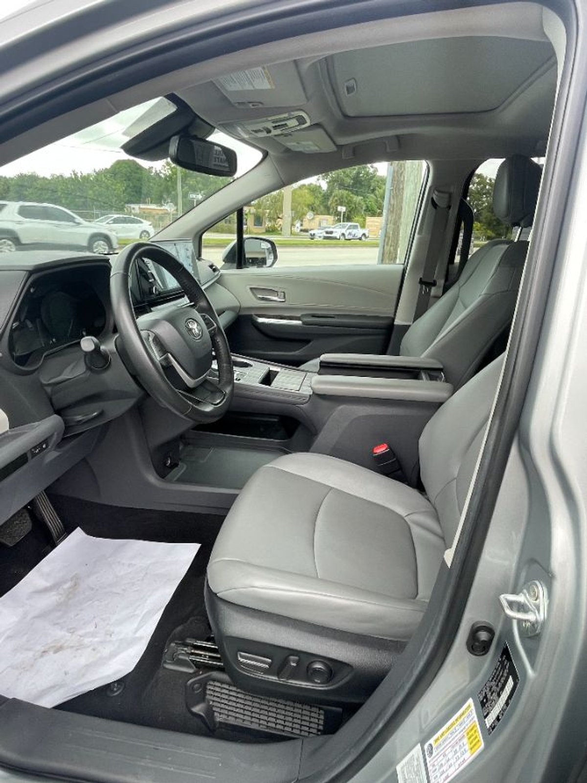 2024 TOYOTA SIENNA - Image 9