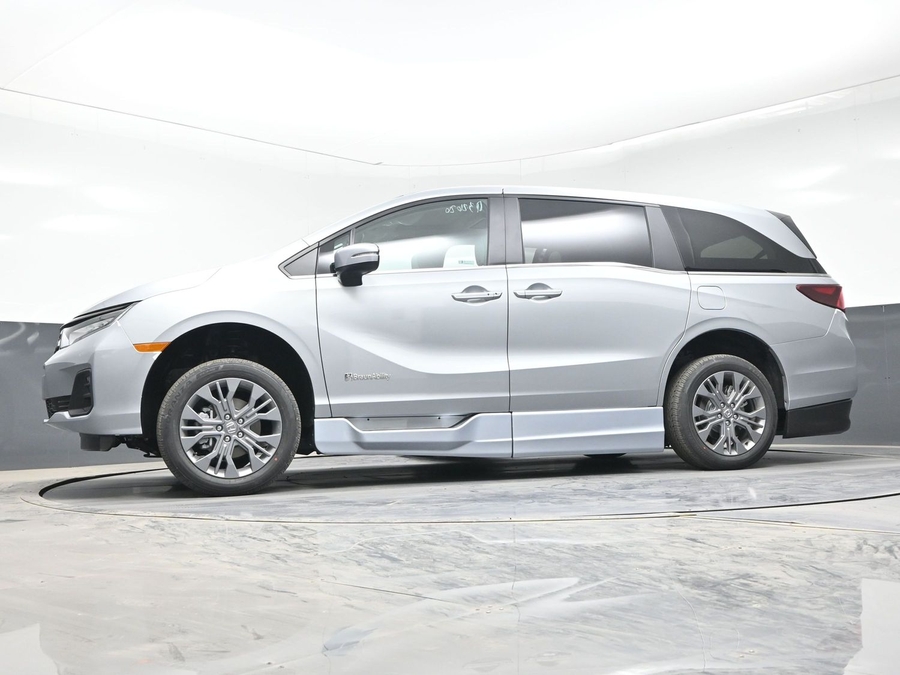 New 2026 Honda Odyssey Touring - BraunAbility Side Entry In Floor Automatic Ramp