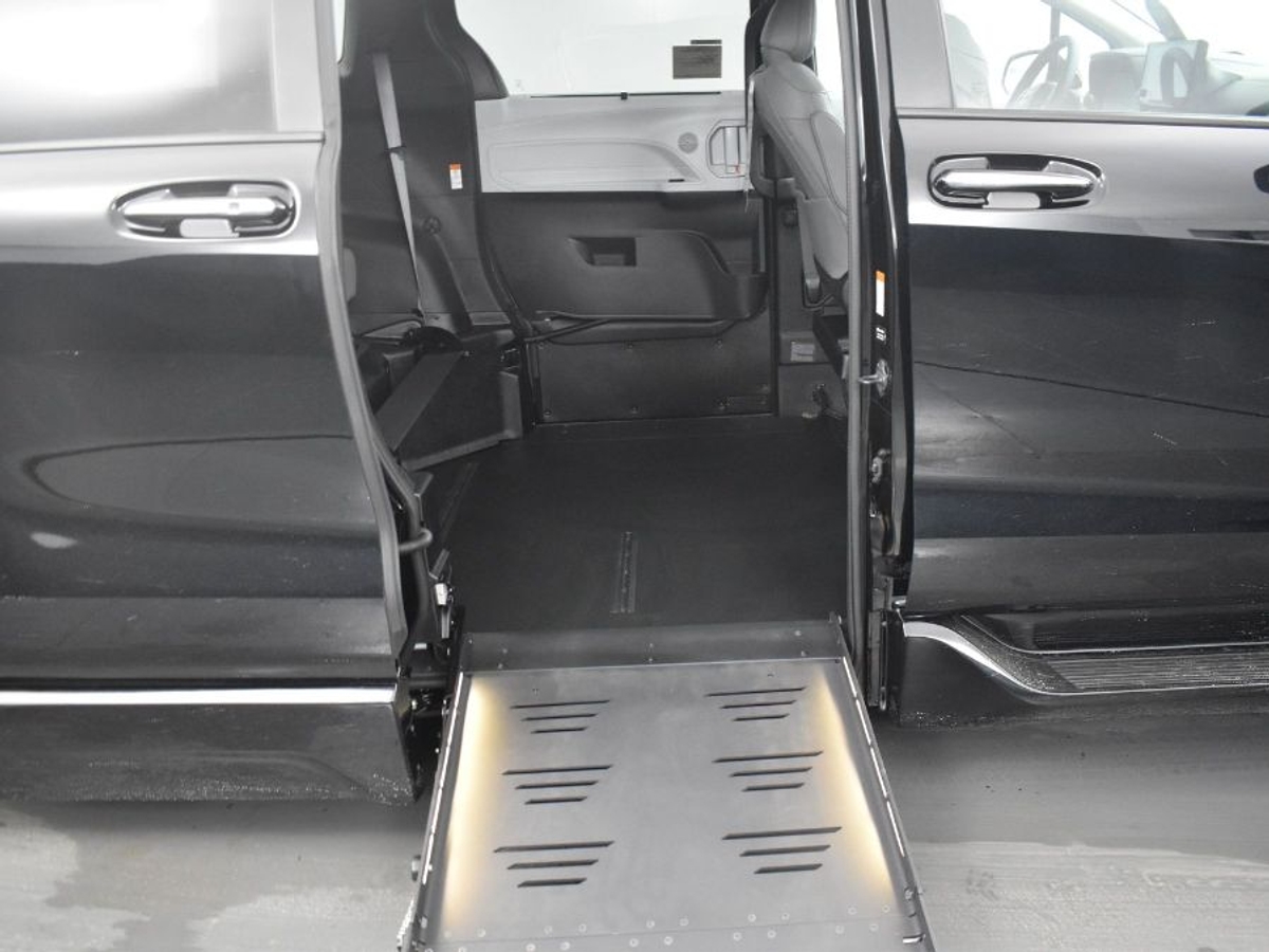 2025 TOYOTA SIENNA - Image 24