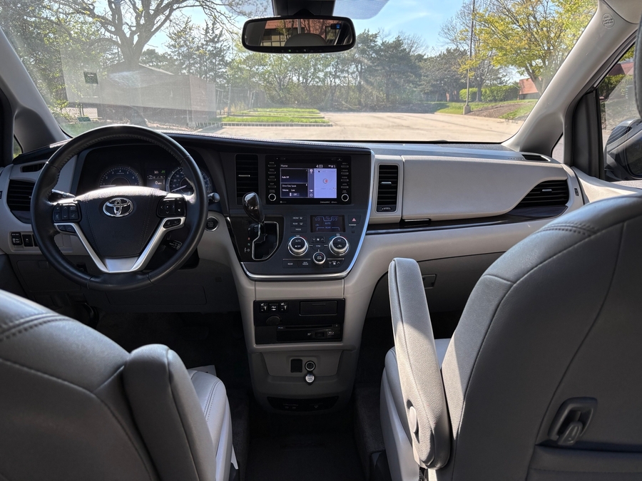 Used 2018 Toyota Sienna XLE - VMI Side Entry Entry In Floor Manual Ramp