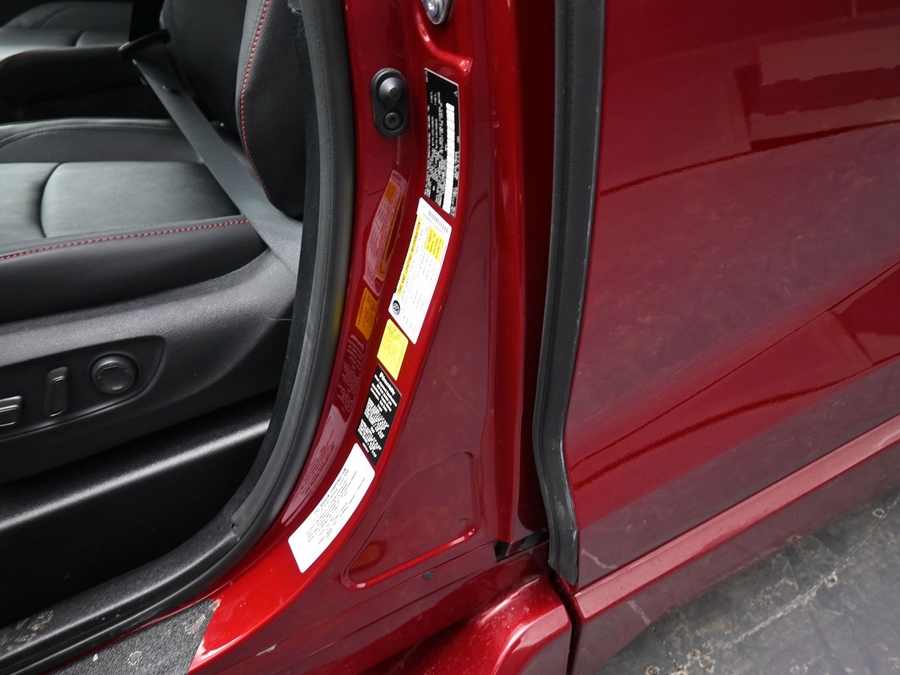 New 2025 Toyota Sienna Hybrid XSE Sport - BraunAbility Side Entry Entry Fold Out Automatic Ramp