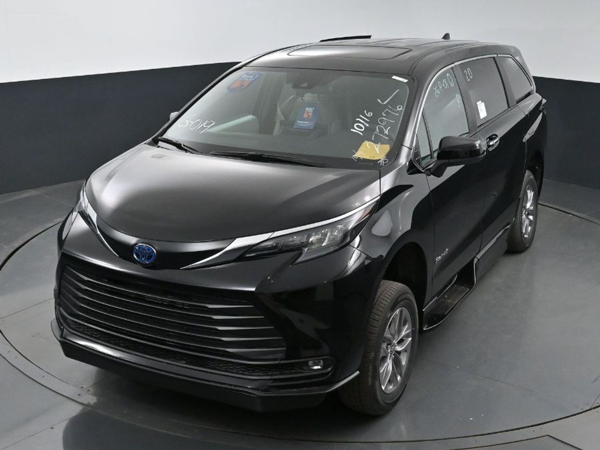 2025 TOYOTA SIENNA - Image 24