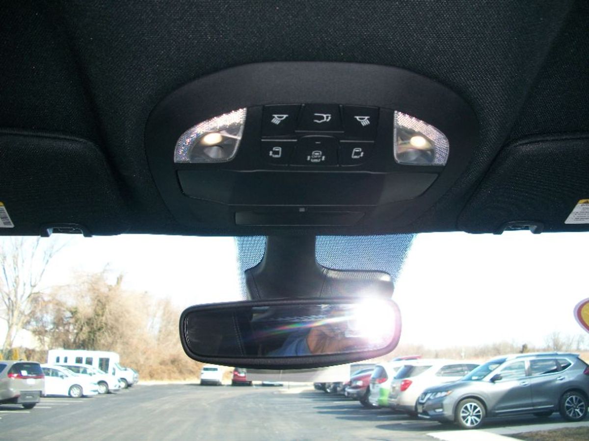 Grey Chrysler Pacifica image number 19