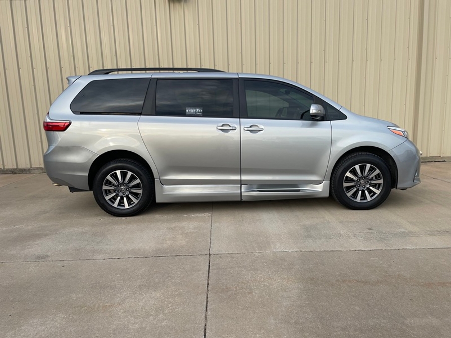 Used 2020 Toyota Sienna Limited Premium - BraunAbility Side Entry In Floor Automatic Ramp