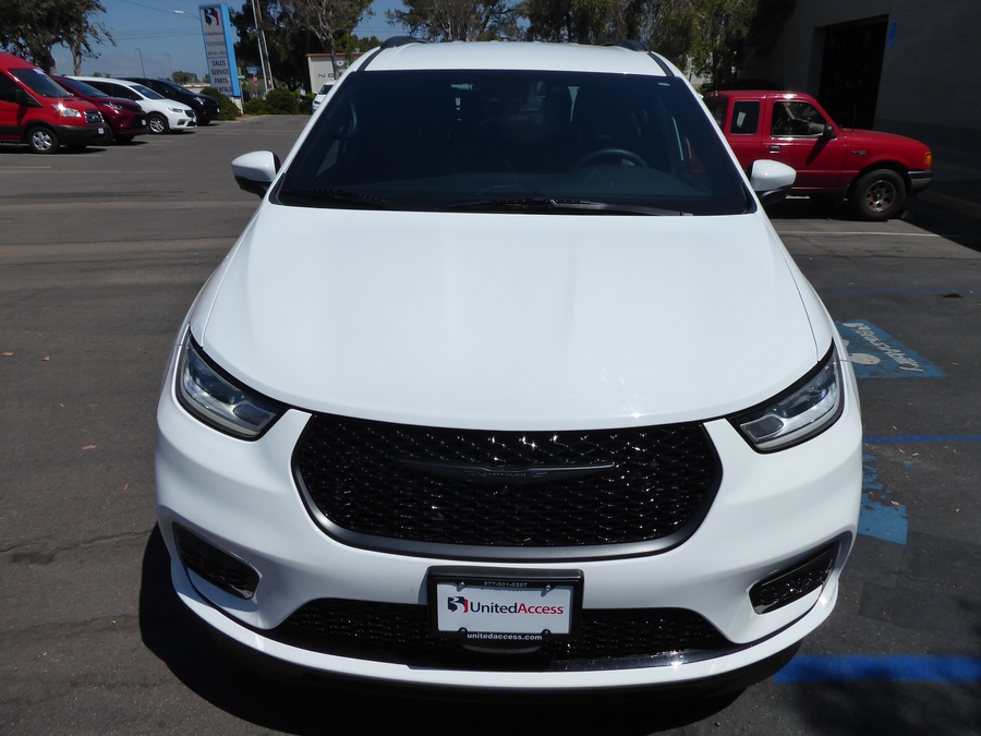 Used 2023 Chrysler Pacifica Touring L - BraunAbility Side Entry Fold Out Automatic Ramp