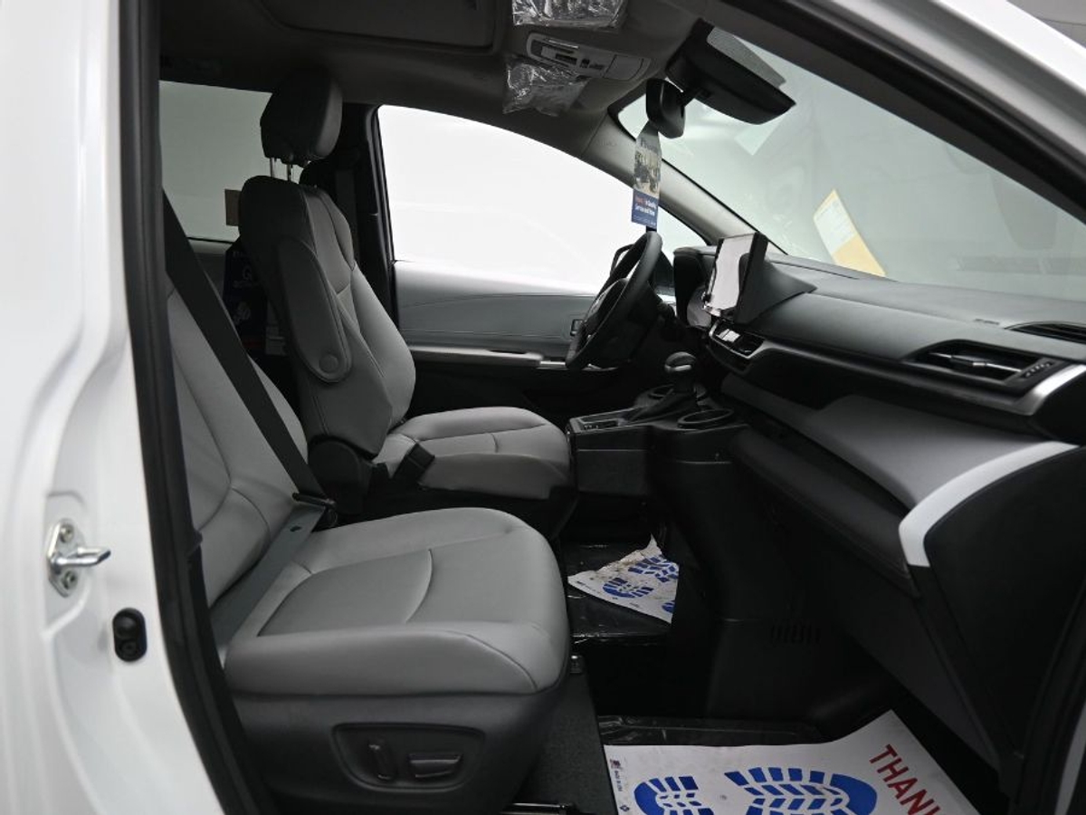 2025 TOYOTA SIENNA - Image 7