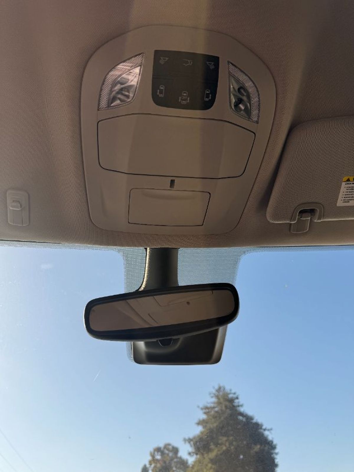 2023 CHRYSLER VOYAGER - Image 11