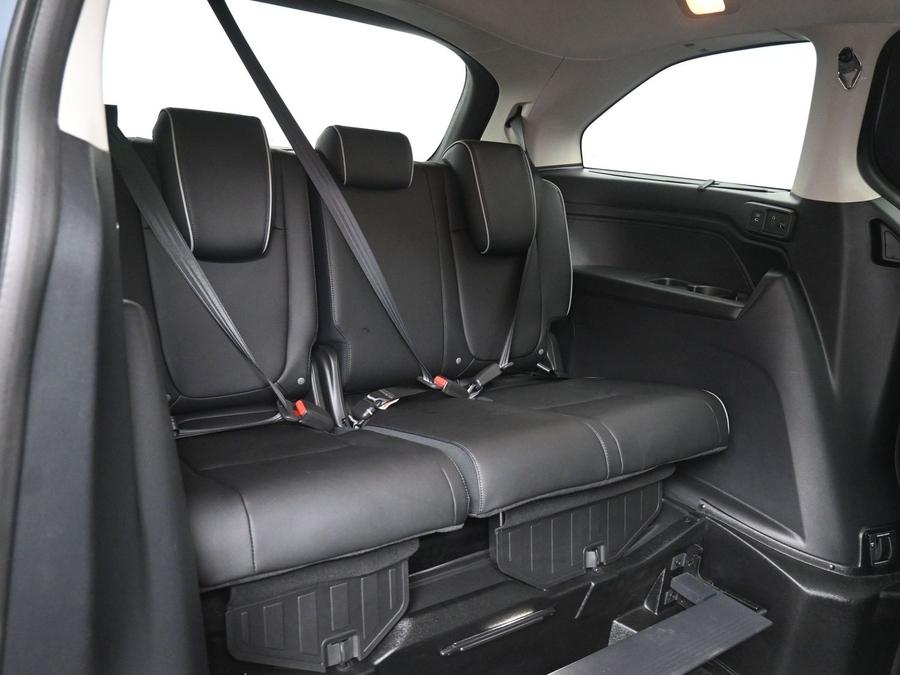 Grey Honda Odyssey image number 9