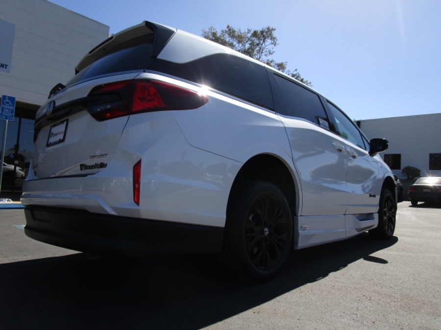 New 2026 Honda Odyssey Sport - BraunAbility Side Entry In Floor Automatic Ramp