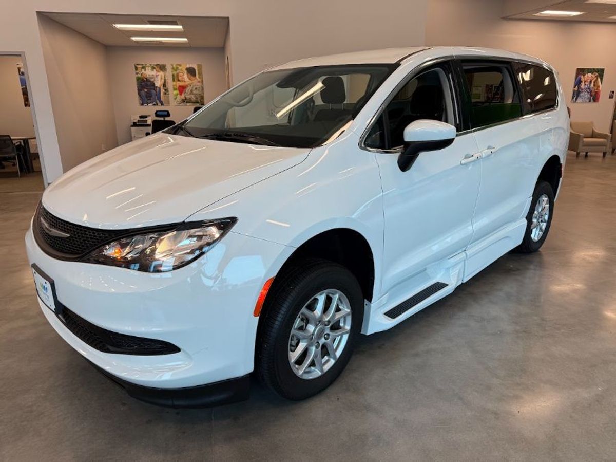 2023 CHRYSLER VOYAGER - Image 7