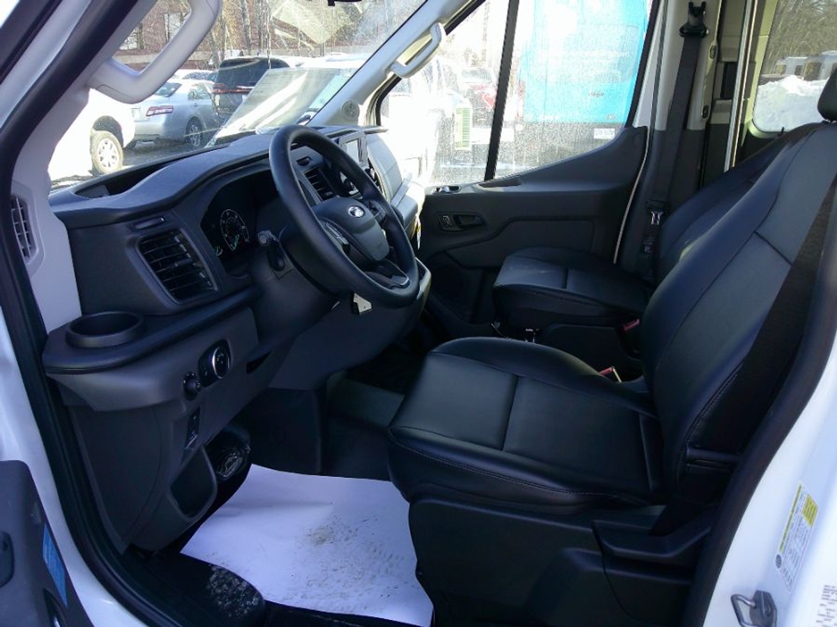 White Ford T350 image number 19