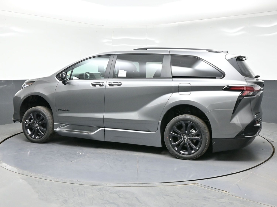 New 2026 Toyota Sienna Hybrid XSE Sport - BraunAbility Side Entry Entry Fold Out Automatic Ramp