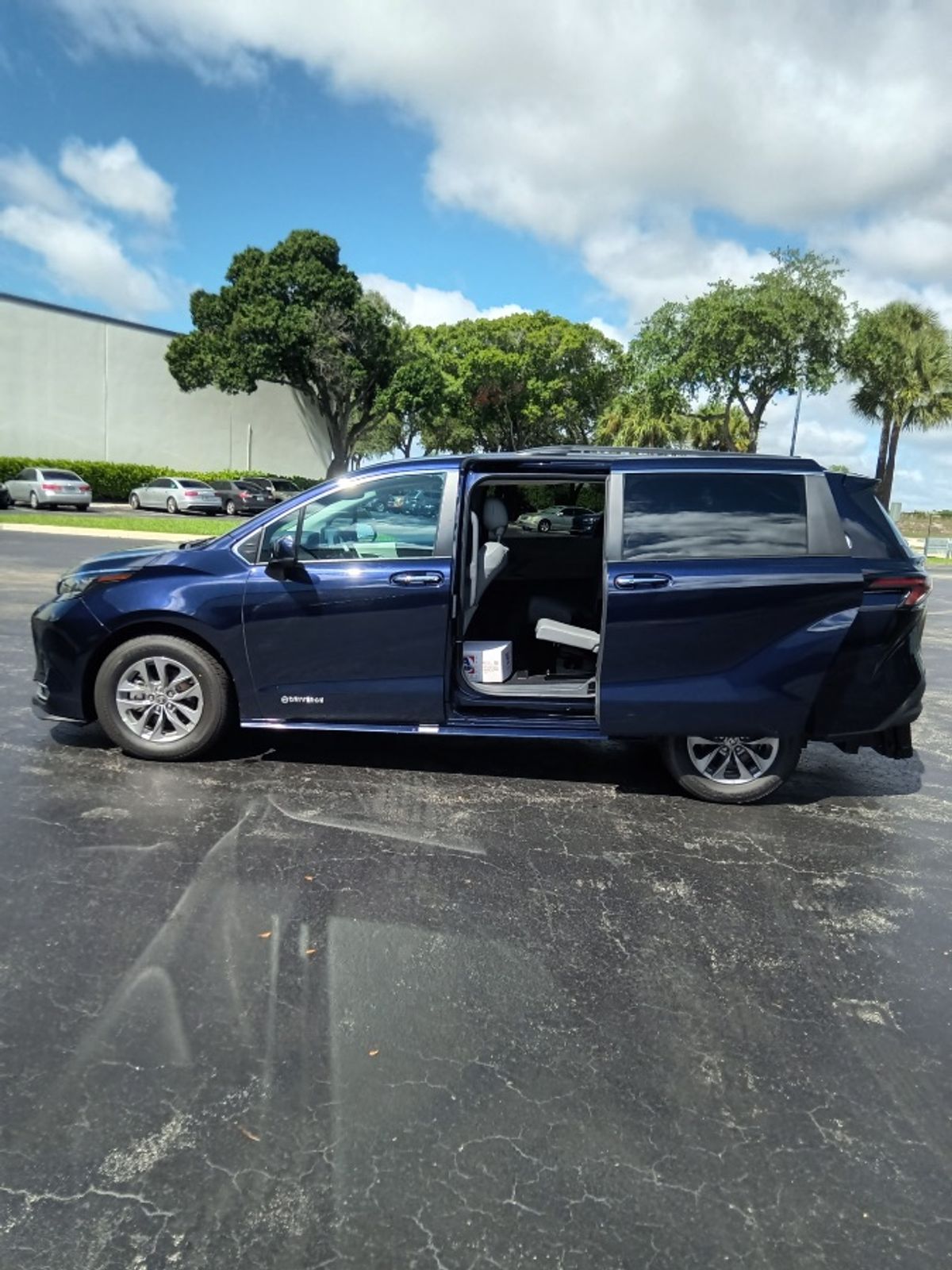 2024 TOYOTA SIENNA - Image 6