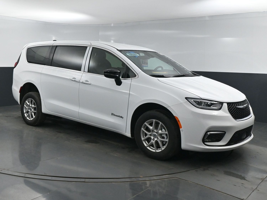 Used 2025 Chrysler Pacifica Select Safety - BraunAbility Rear Entry Fold Out Manual Ramp