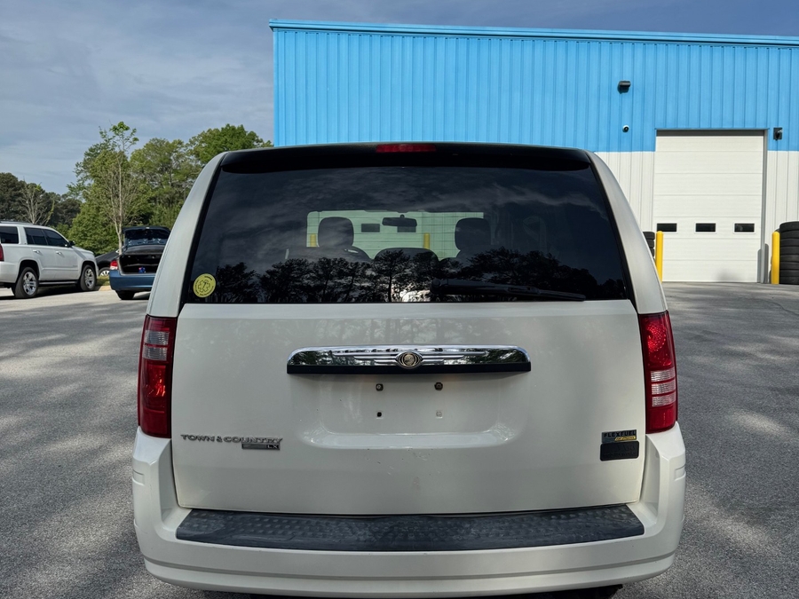 White Chrysler Town and Country image number 3