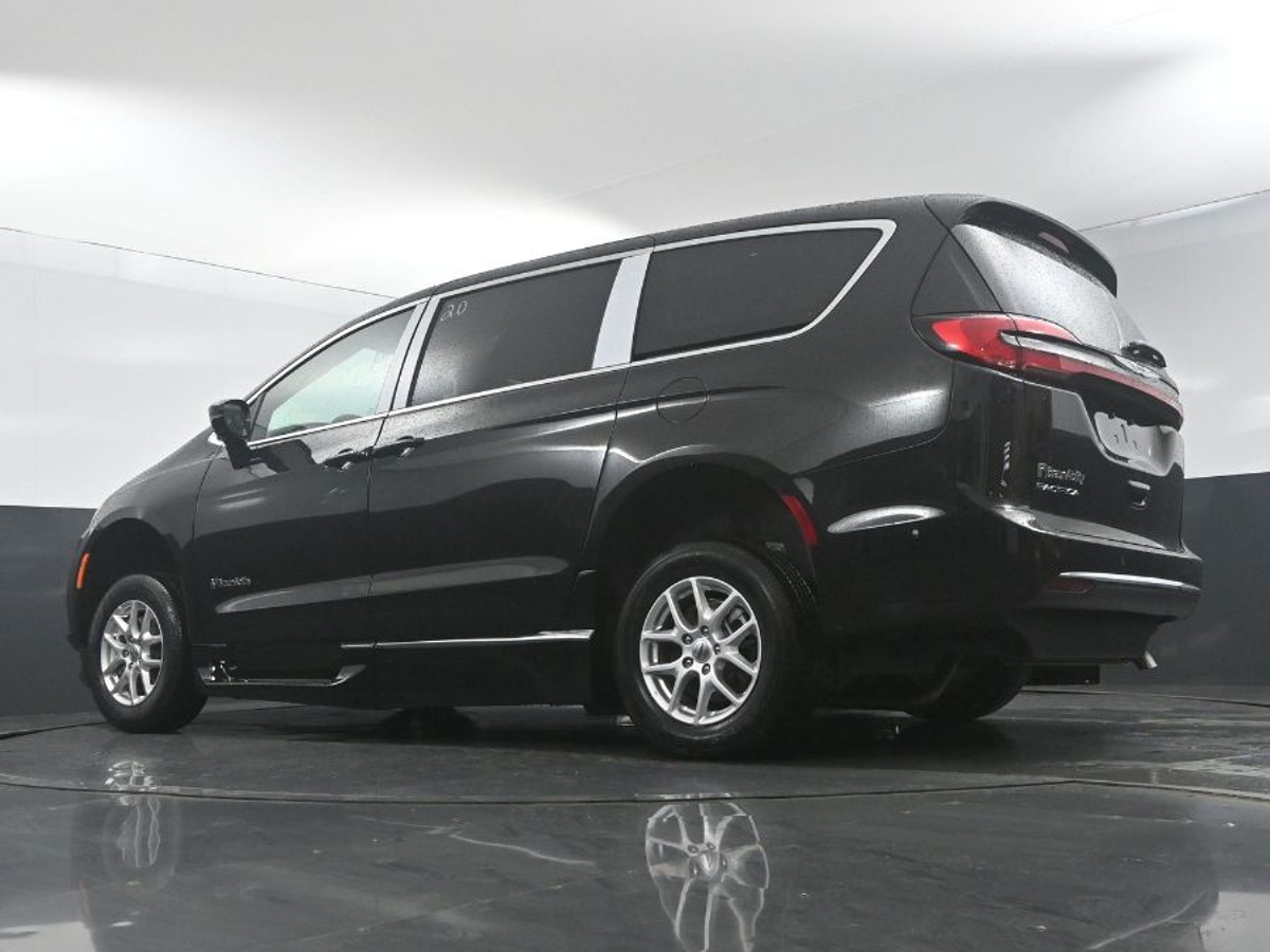 2025 CHRYSLER PACIFICA - Image 20