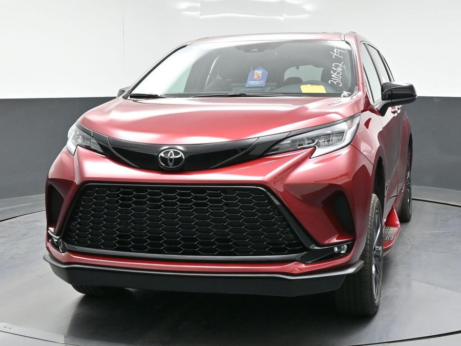 New 2026 Toyota Sienna Hybrid XSE Sport - BraunAbility Side Entry In Floor Automatic Ramp