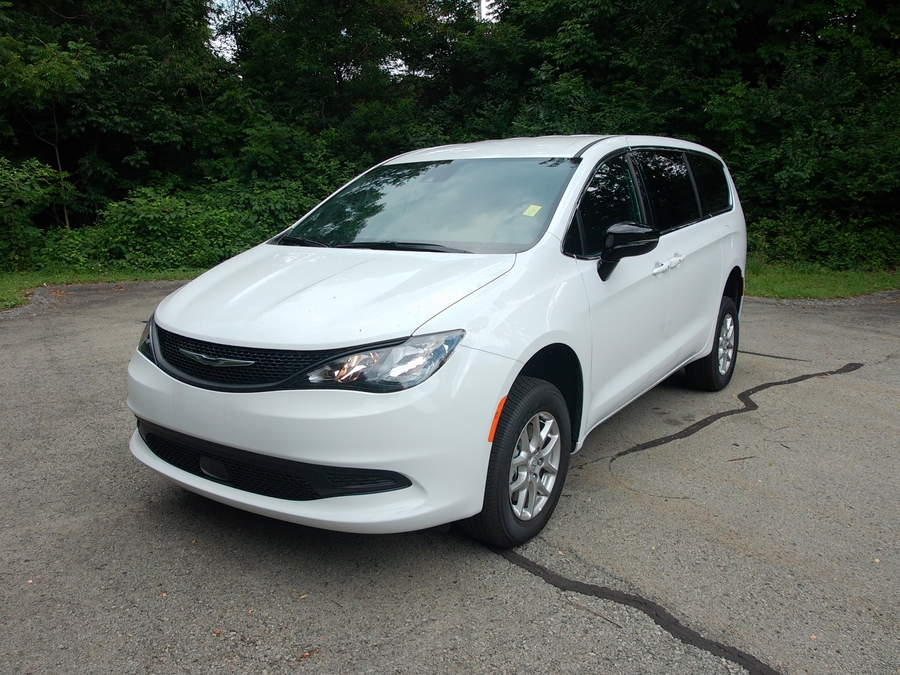 2026 Chrysler Voyager LX