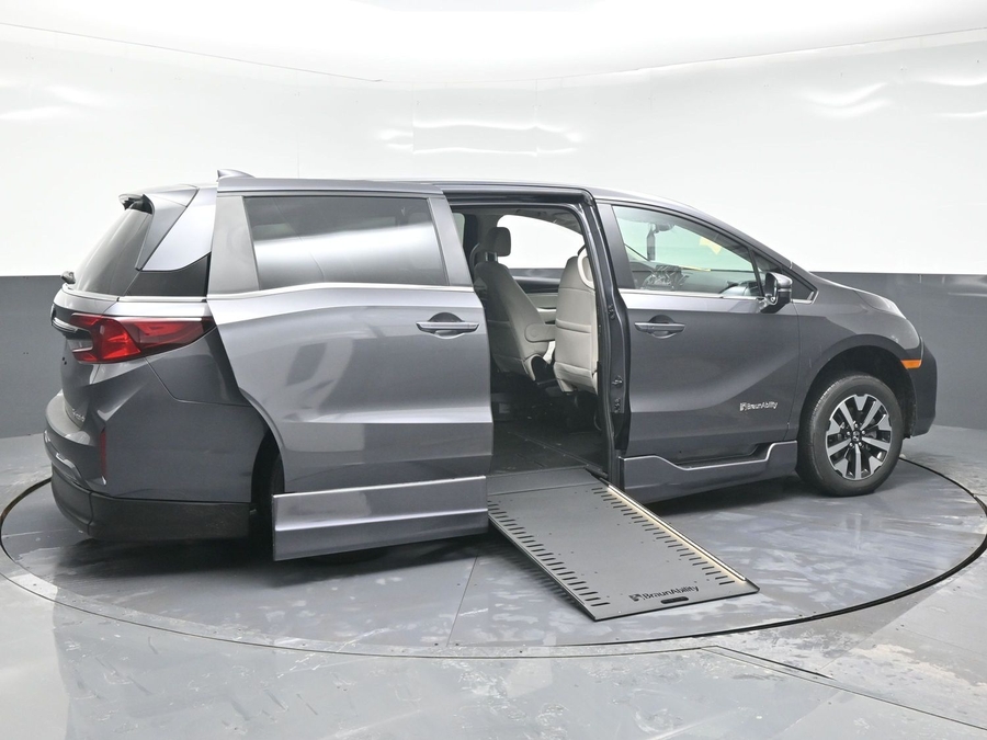 New 2026 Honda Odyssey EX-L - BraunAbility Side Entry In Floor Automatic Ramp