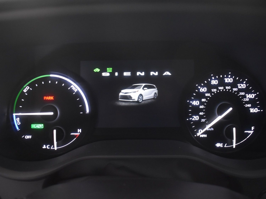 New 2025 Toyota Sienna Hybrid XLE Plus - BraunAbility Side Entry Entry Fold Out Automatic Ramp