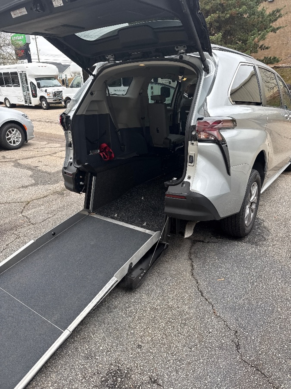 2023 TOYOTA SIENNA - Image 12