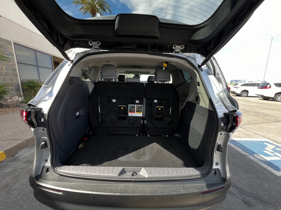 Used 2024 Toyota Sienna XLE - BraunAbility Side Entry Entry Fold Out Automatic Ramp