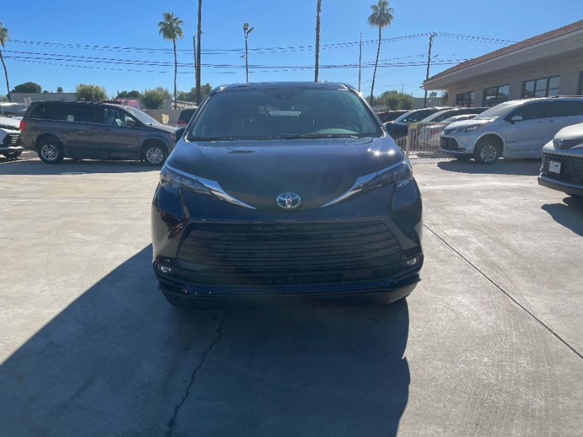 2025 TOYOTA SIENNA - Image 11