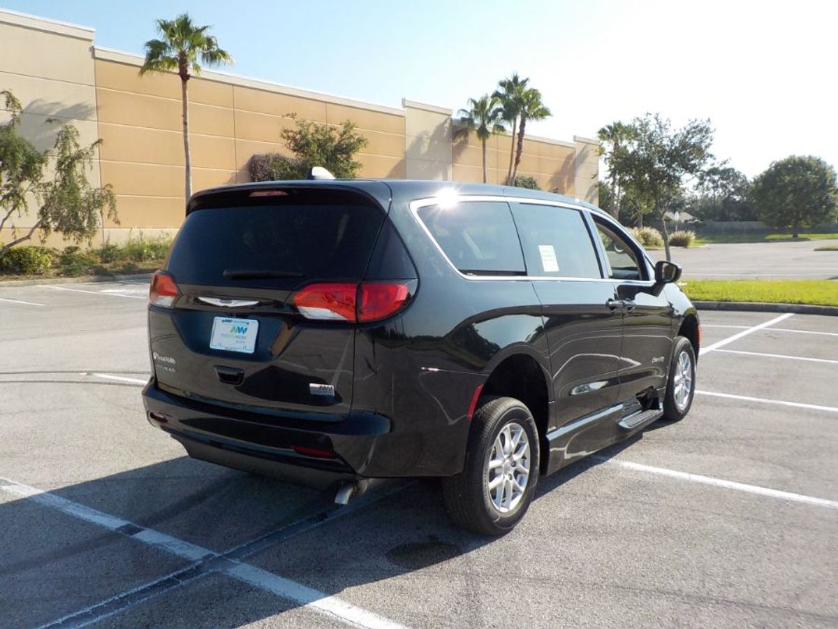 2023 CHRYSLER VOYAGER - Image 7