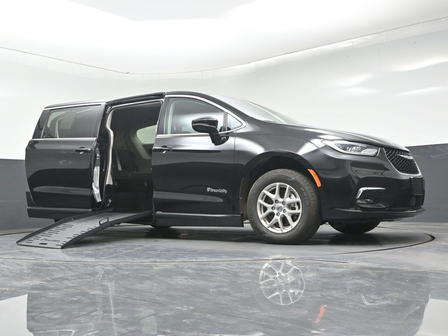 Used 2024 Chrysler Pacifica Touring L - BraunAbility Side Entry Fold Out Manual Ramp