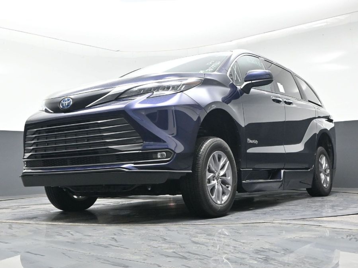 2025 TOYOTA SIENNA - Image 20