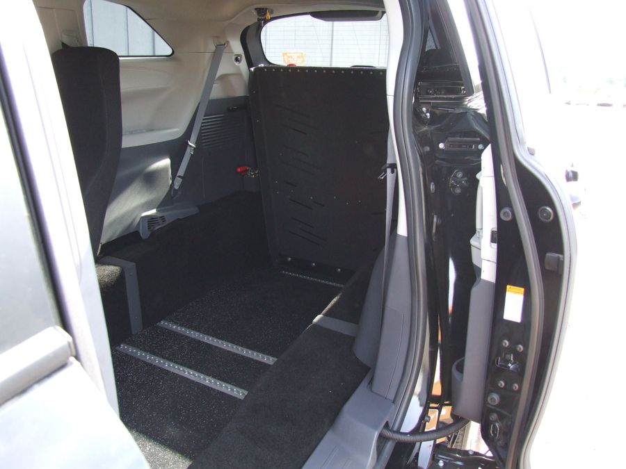 New 2024 Toyota Sienna Hybrid LE - Vantage Mobility Rear Entry Entry Fold Out Manual Ramp
